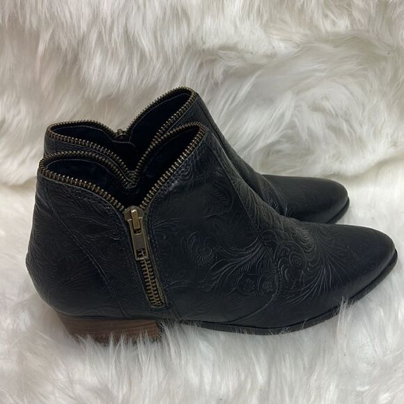 Heiress Black Leather Embossed Zipper Booties 7 B-23 - Picture 5 of 9